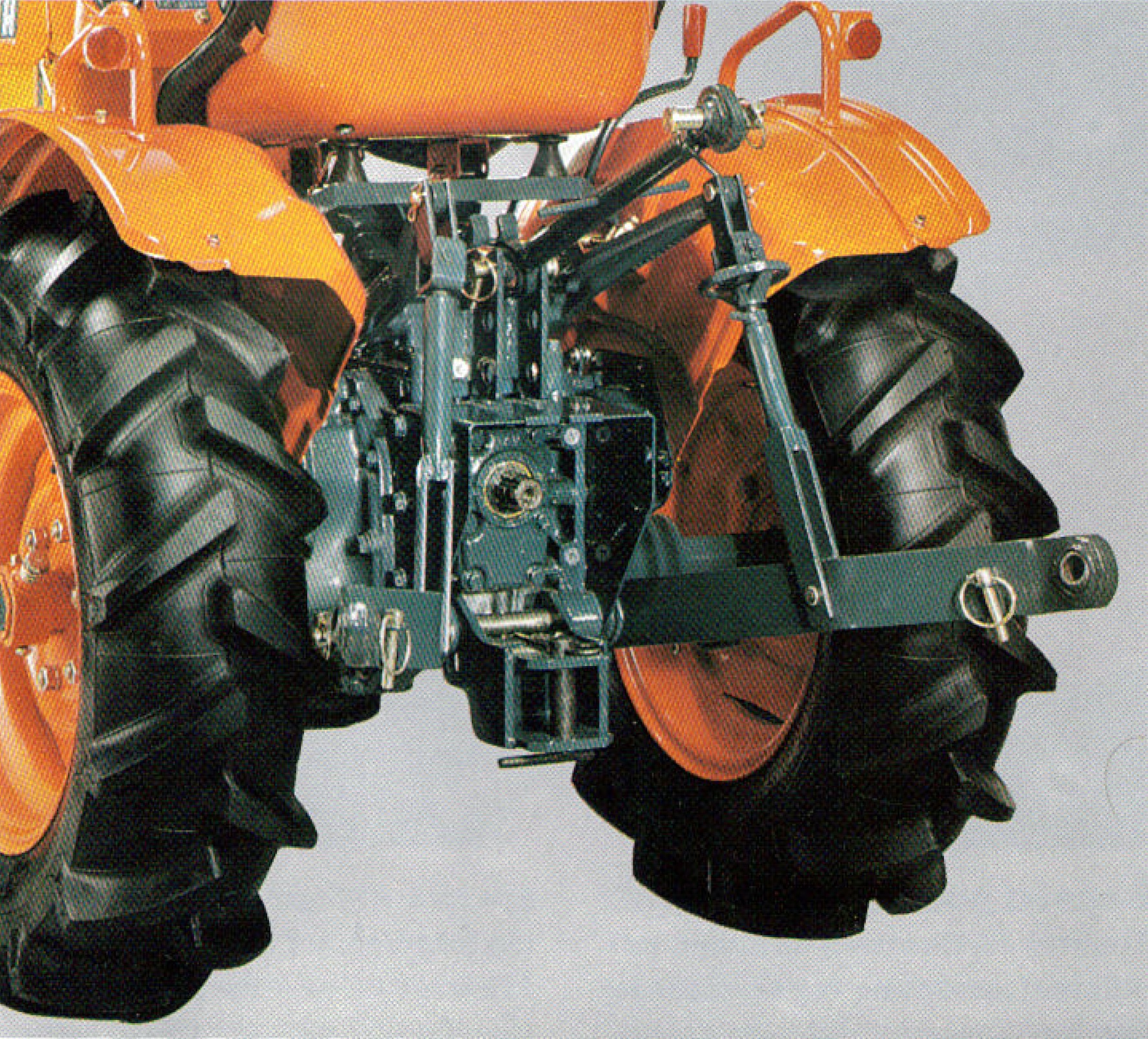 B7100 3 point hitch assembly OrangeTractorTalks Everything Kubota