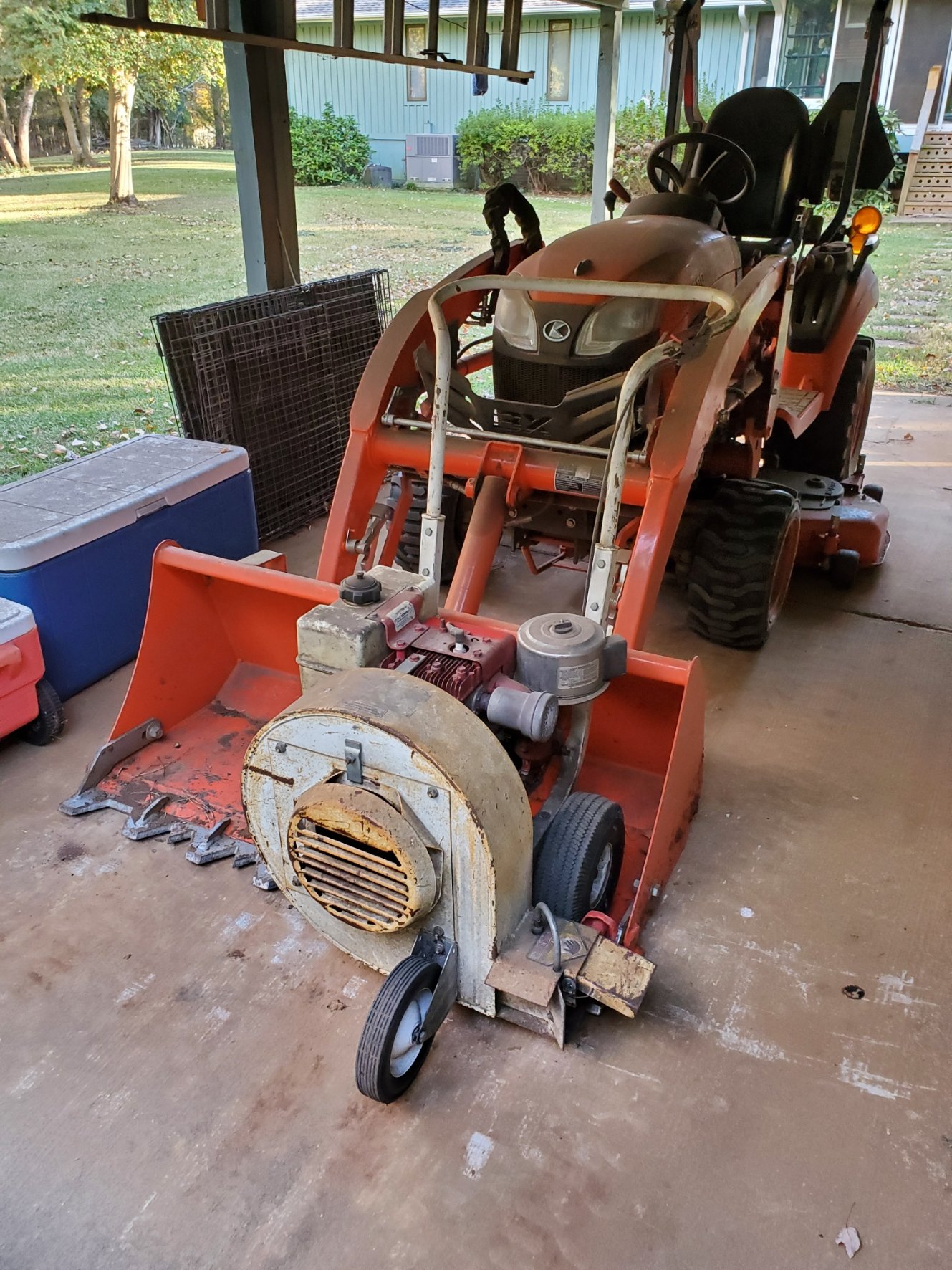 Leaf Blower 1.jpg