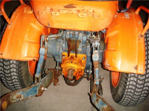 Do Kubota dealers typically repair Kubota tractors?