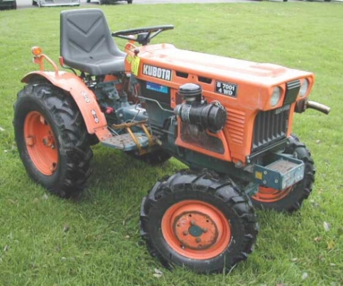 Do Kubota dealers typically repair Kubota tractors?