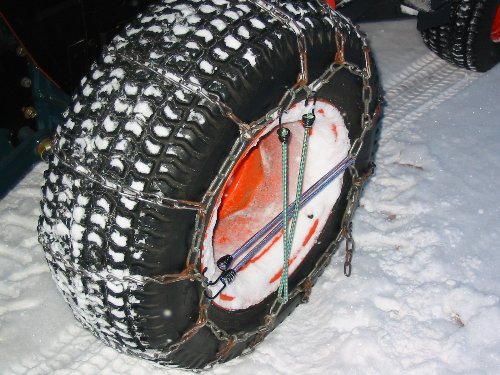 Ladder Style Chains Ladder style chains have cross rungs every 4th link on the side lengths. For our B6200 this means 13 cross lengths for each wheel.