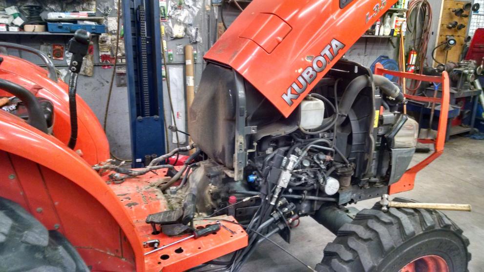 Hydraulic fluid leak when hot? Page 3 OrangeTractorTalks