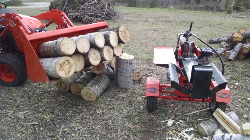 Gas powered log splitter | OrangeTractorTalks - Everything Kubota