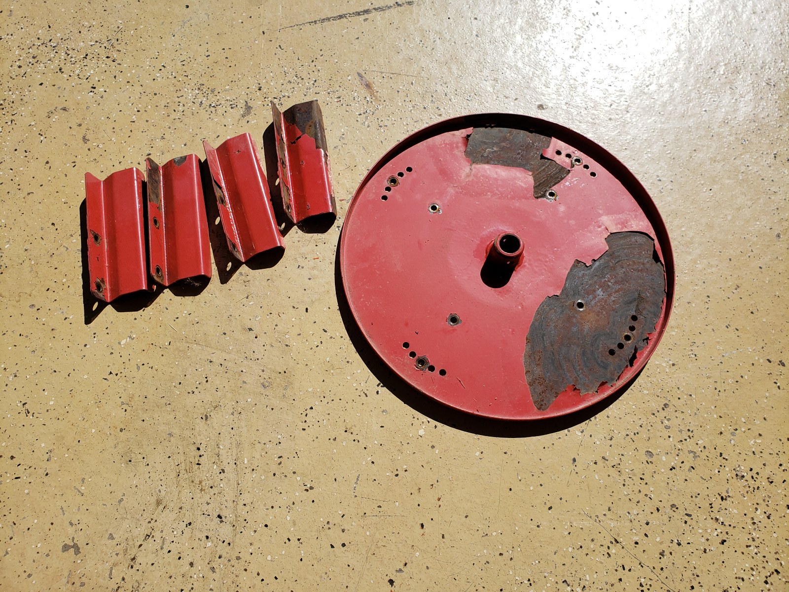 10 The spreading disc and fins......jpg