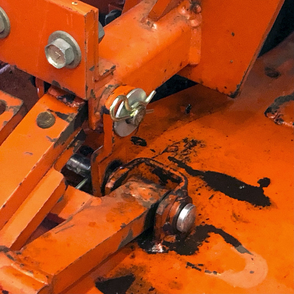1024x1024-L3010-mower-deck-locking-tabs.jpg