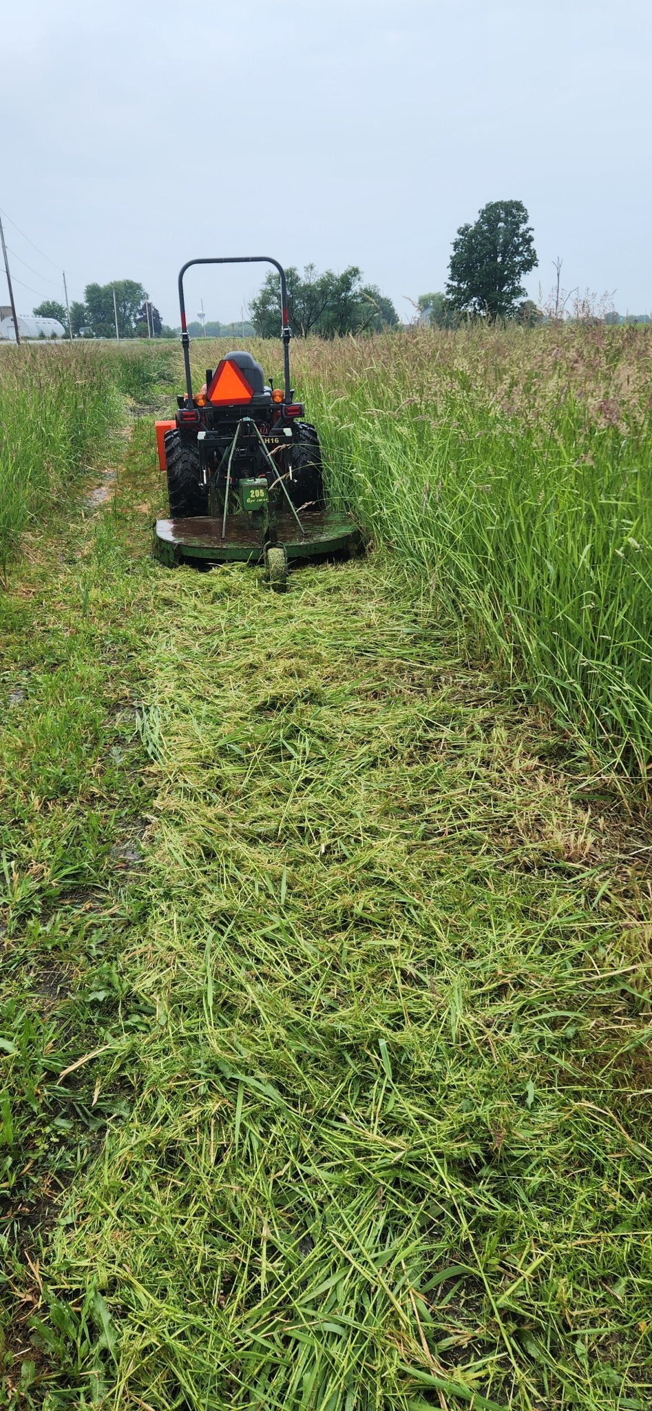 What size brush hog are you guys running on your kubota b7510. OrangeTractorTalks Everything