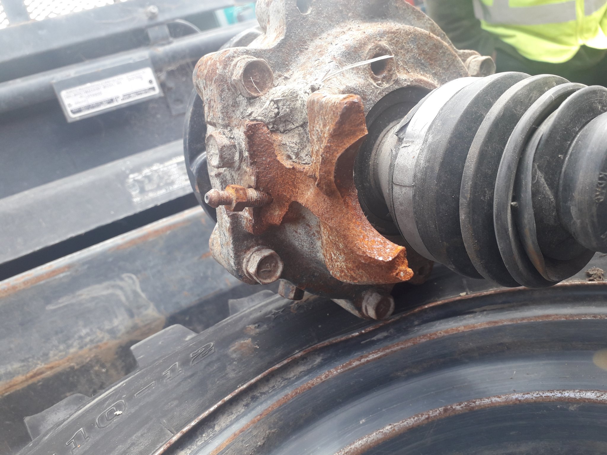 Kubota RTV900 knocking noise in front cv joint OrangeTractorTalks