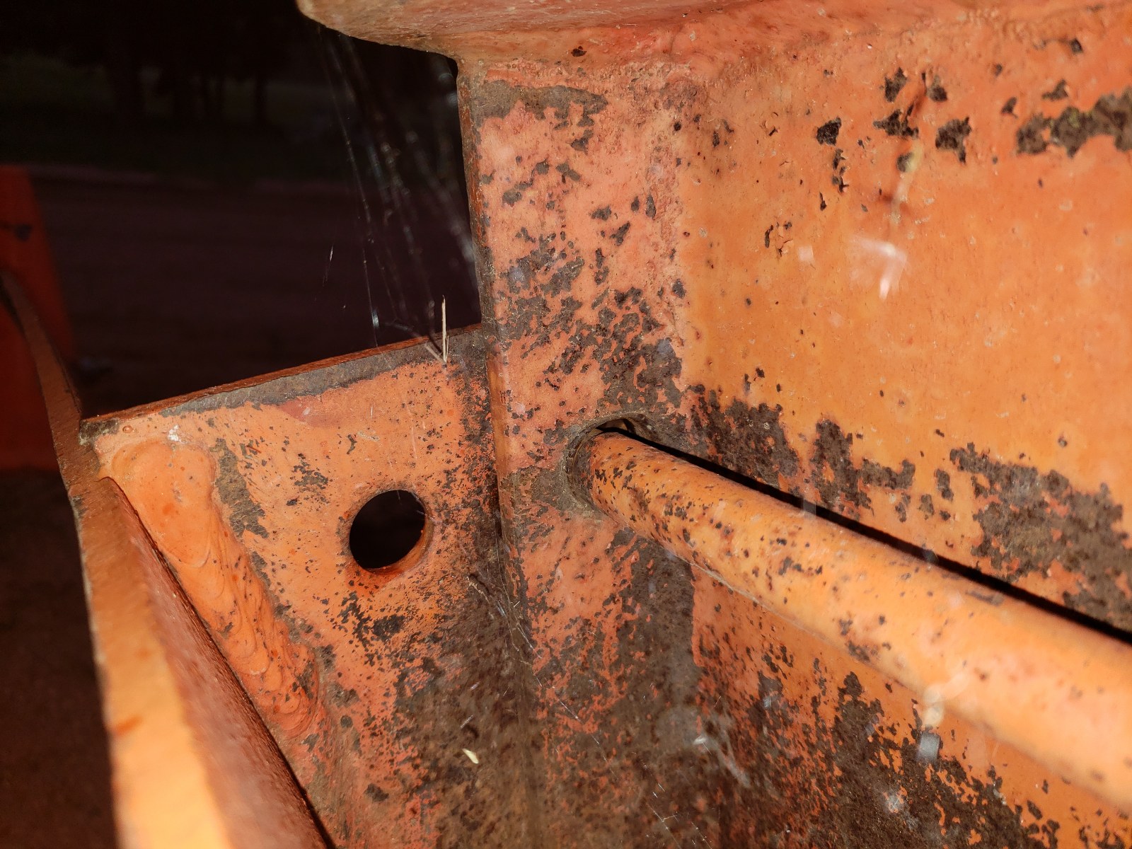 52 Walrared out hole_1600x1200.jpg