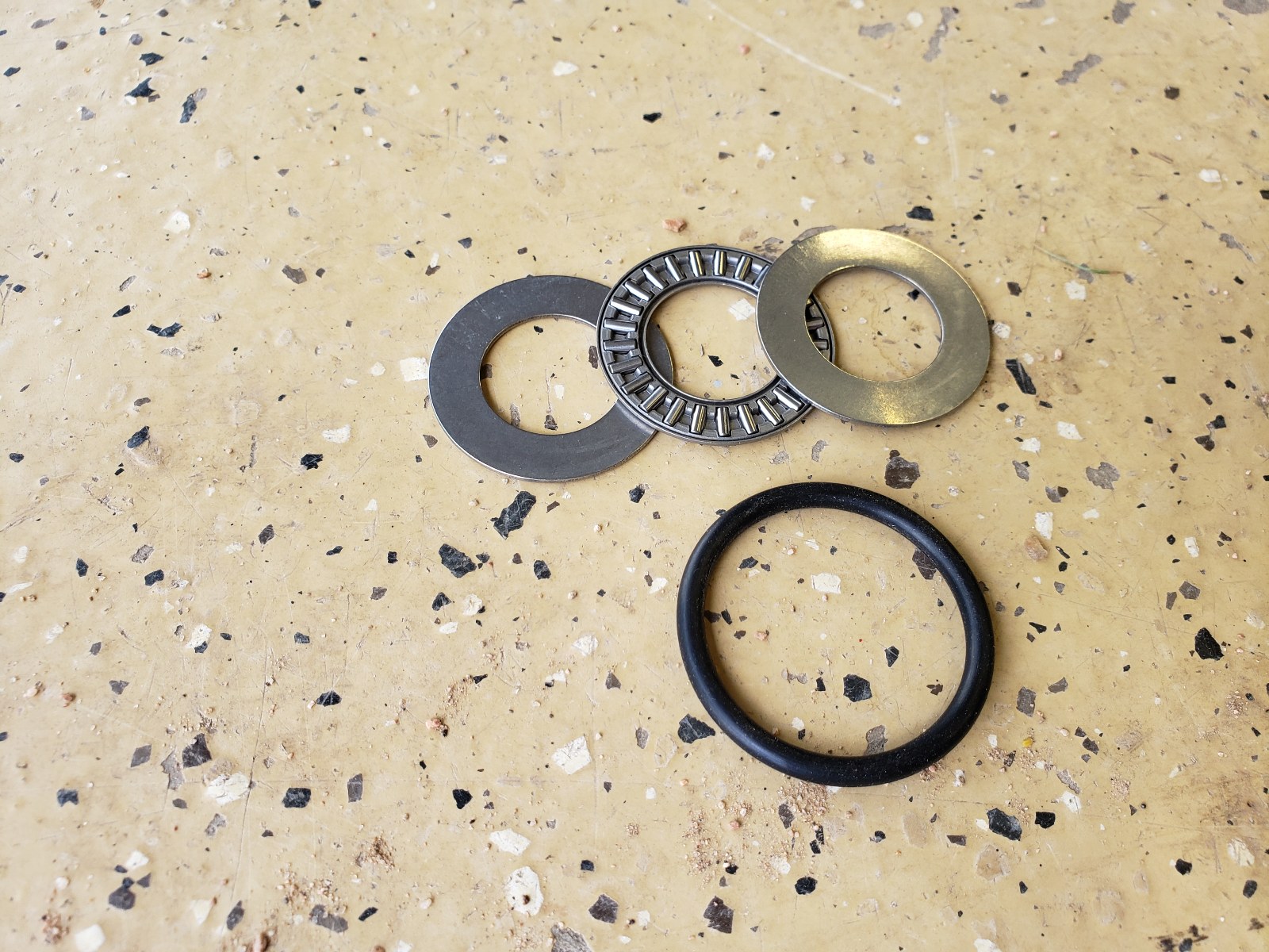 68 Thrust bearing, washers and o-ring dust seal.jpg