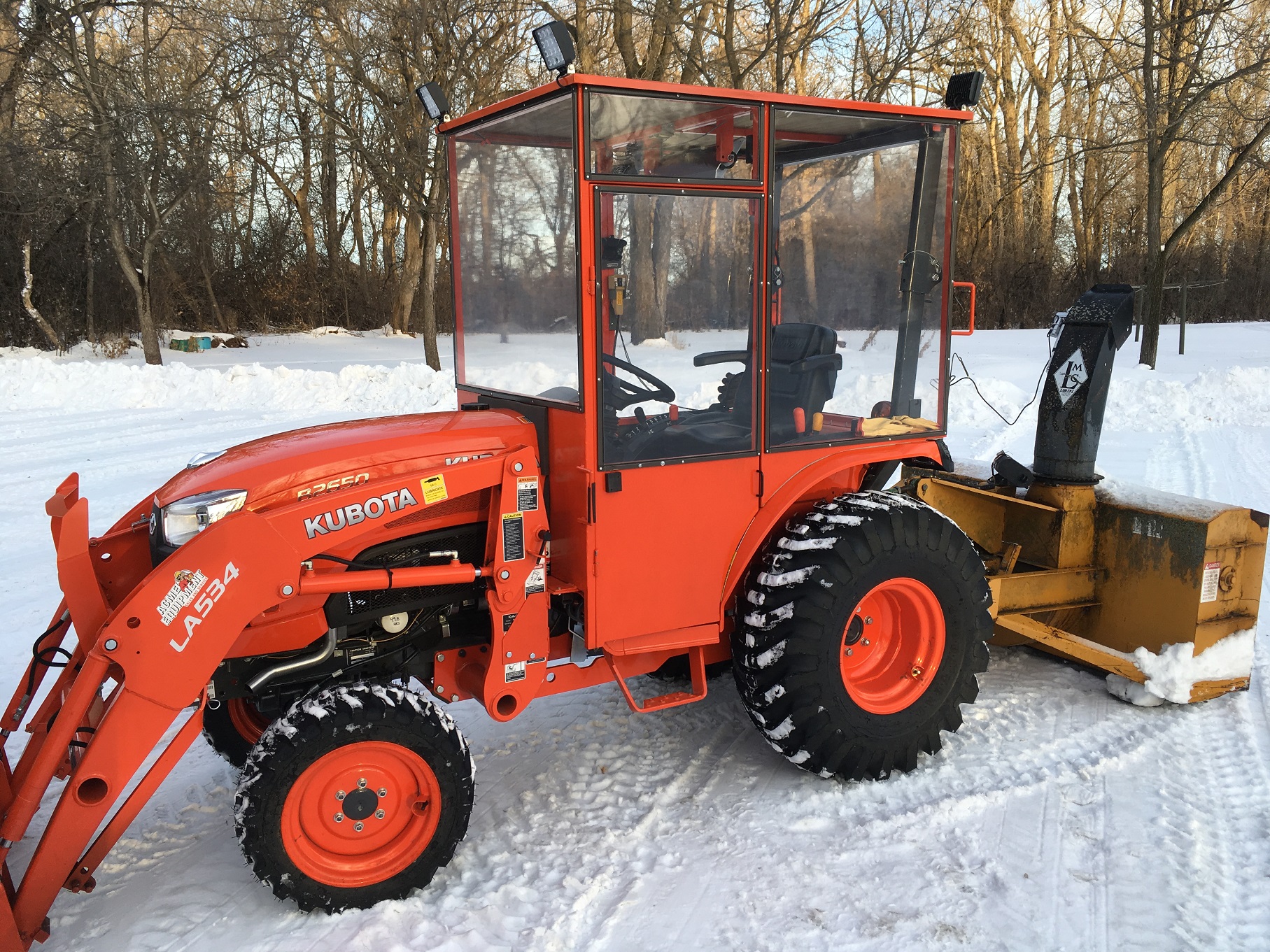 B2650 Orange Pope Mobile Cab.jpg