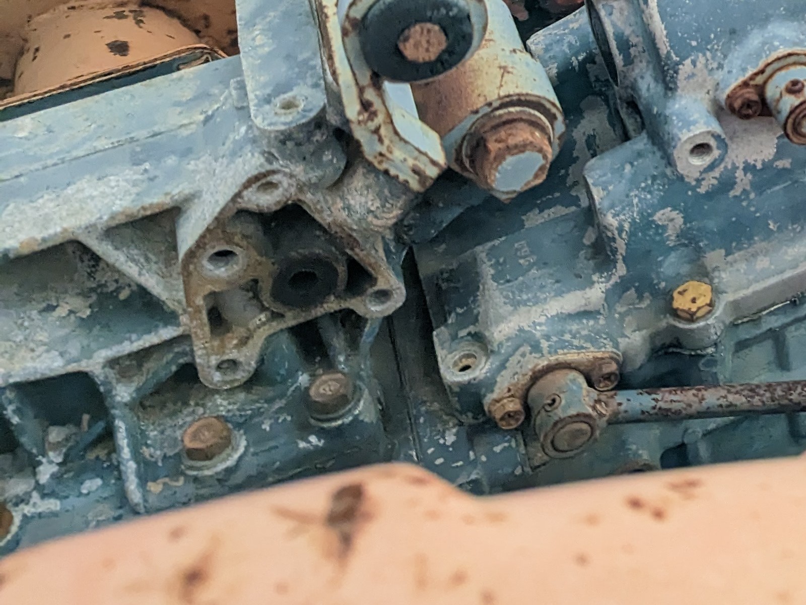 B7100LiftPorts.jpg