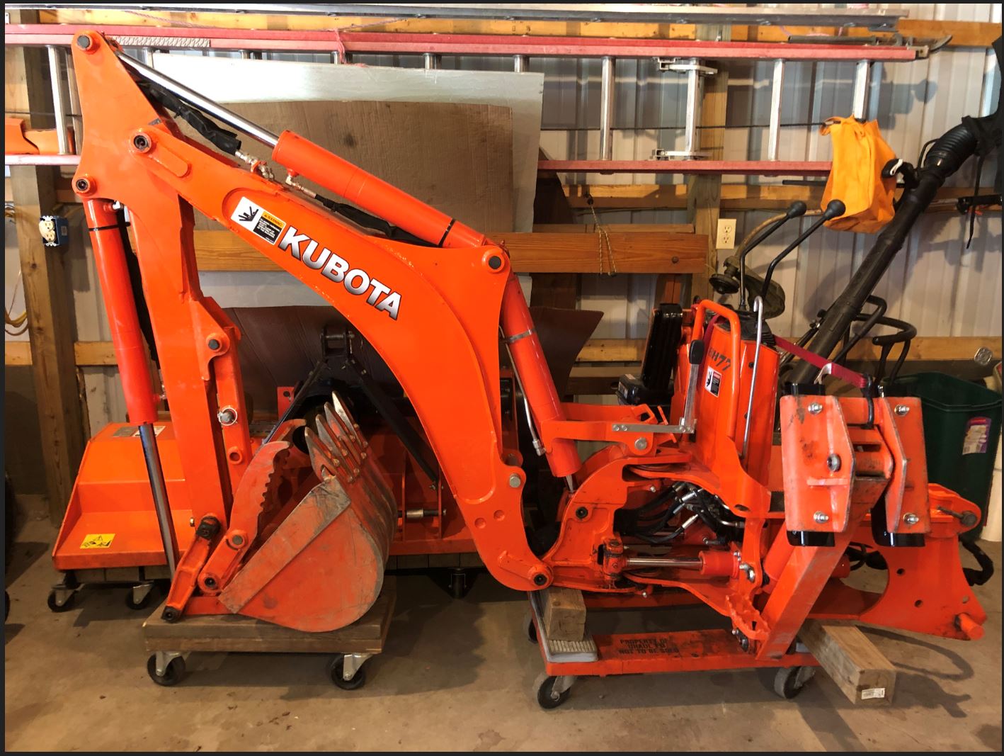 Best size bucket BH92 hydraulic thumb OrangeTractorTalks Everything