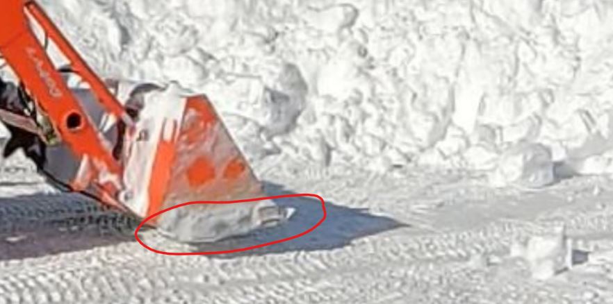 Bucket Skis 2.jpg