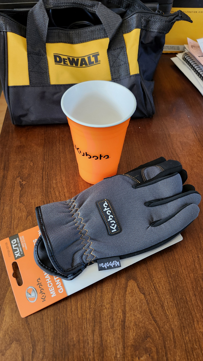 cup&gloves.jpg