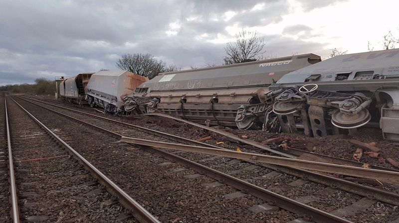 derailed.jpg