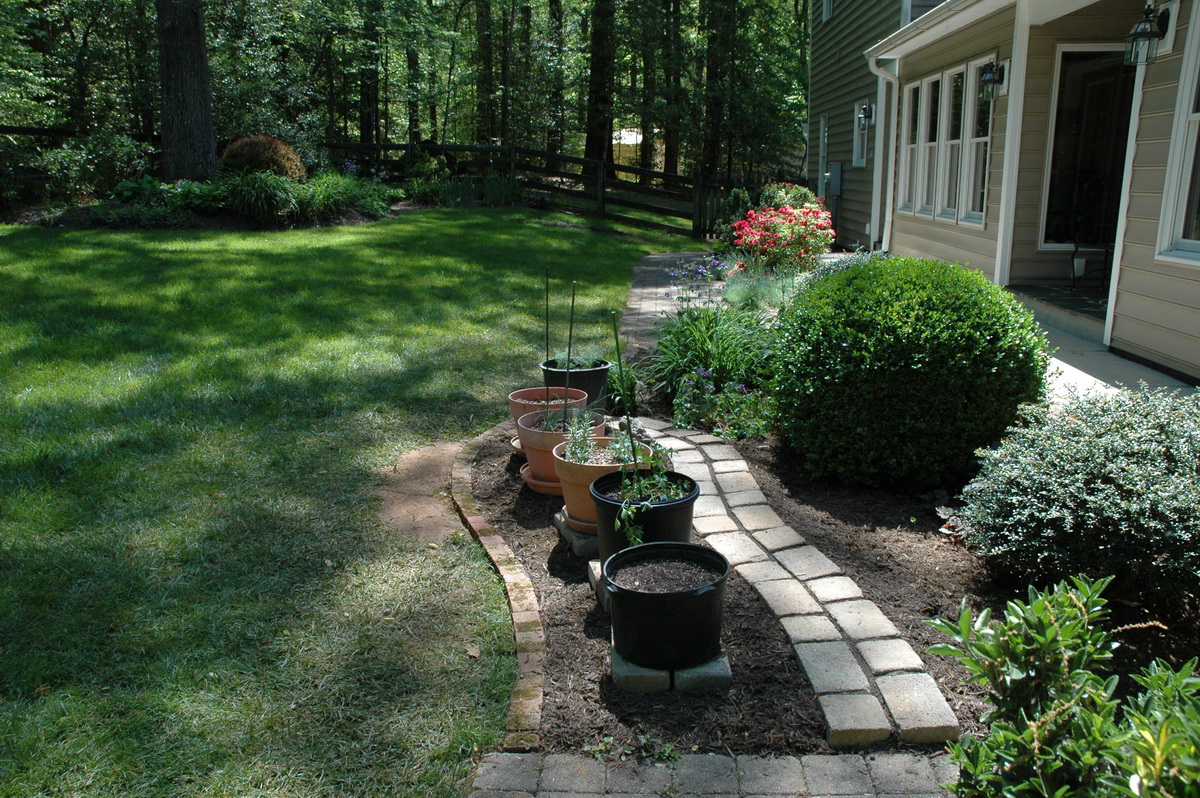 Garden Completed Right Side.JPG