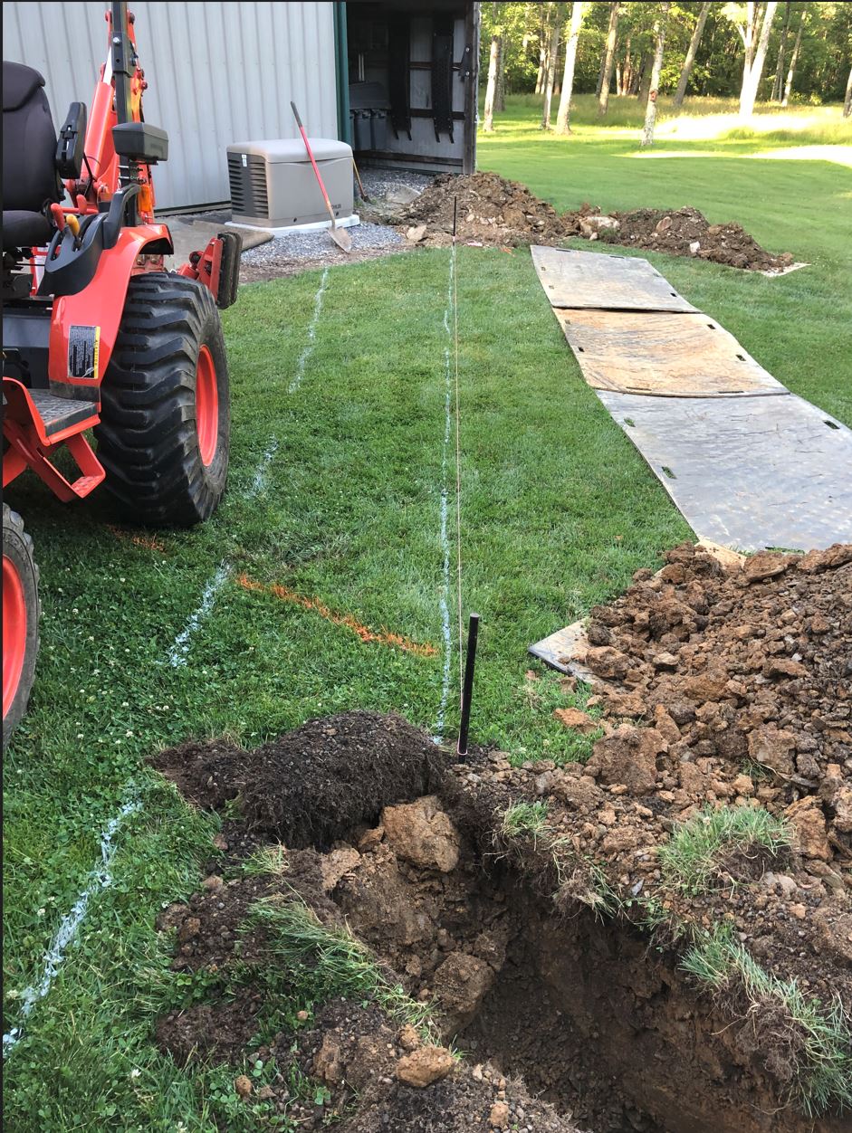 Gas Line Dig 2.JPG