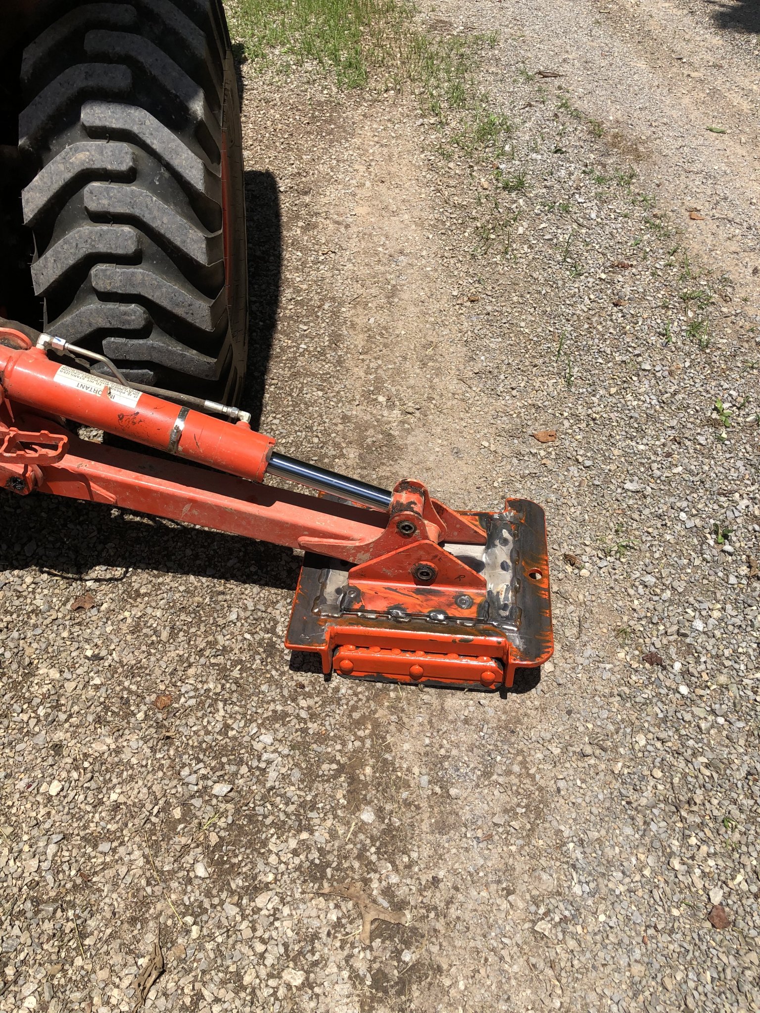 B26 outrigger MEGA pads OrangeTractorTalks Everything Kubota