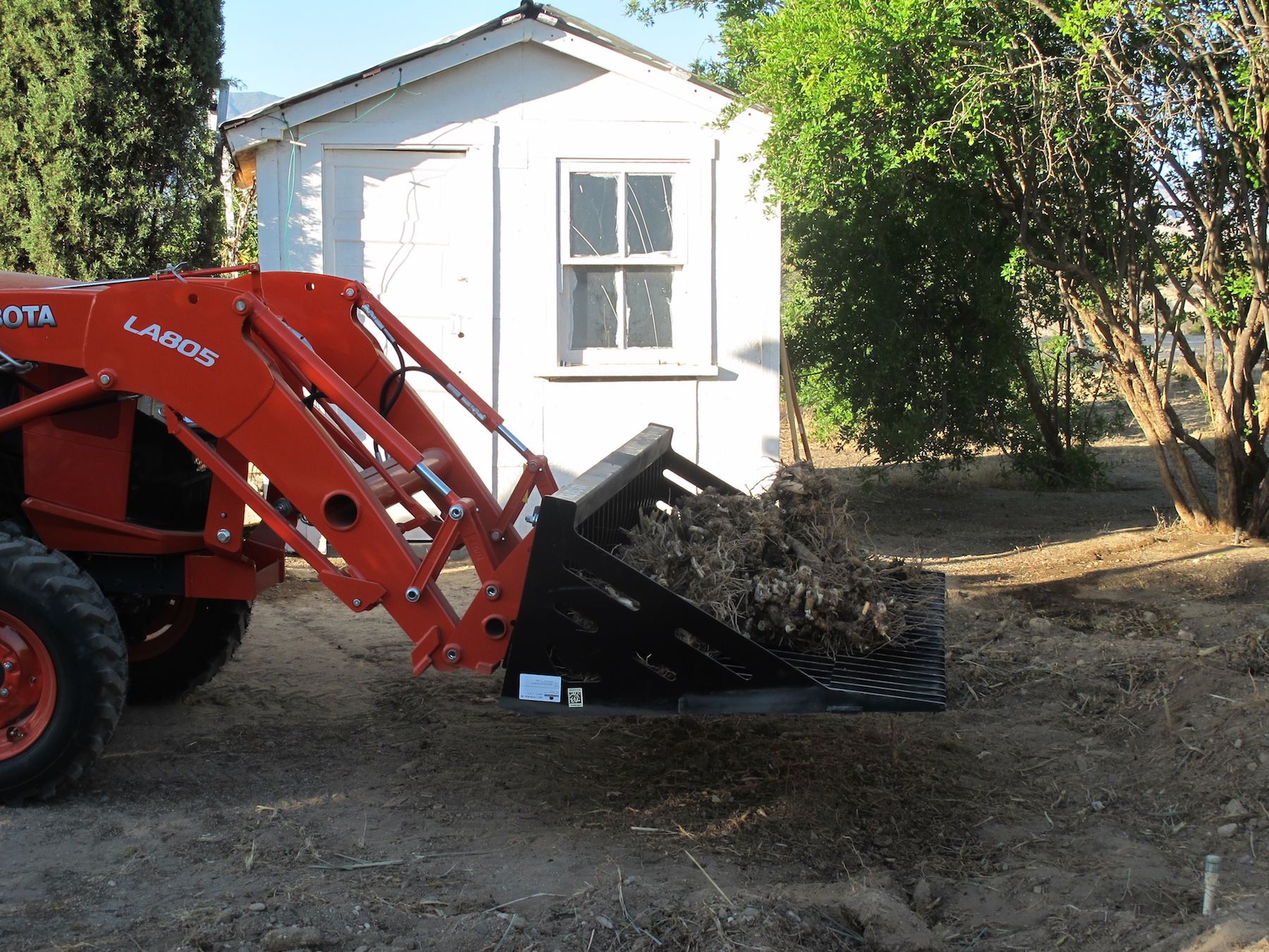 B2650 skeleton/rock bucket OrangeTractorTalks Everything Kubota