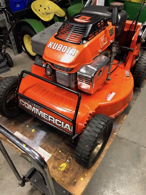 Kubota W5021 L Front.jpg