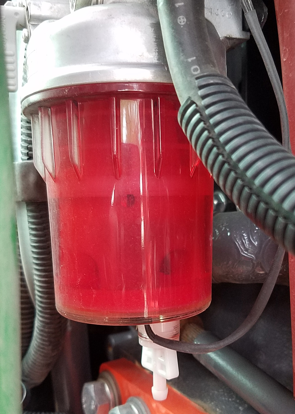 mx6000_fuel_filter_2.jpg