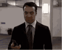 throw-phone-2760851217.gif