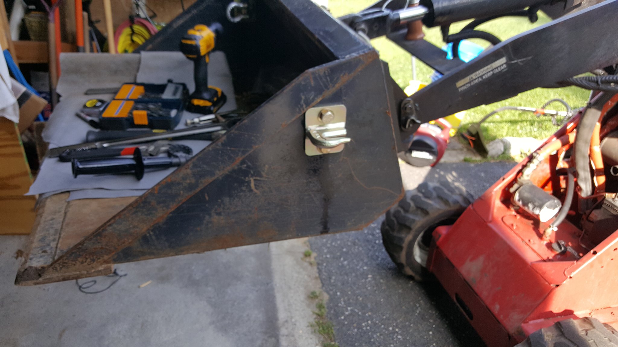 Toro dingo 323-1.jpg