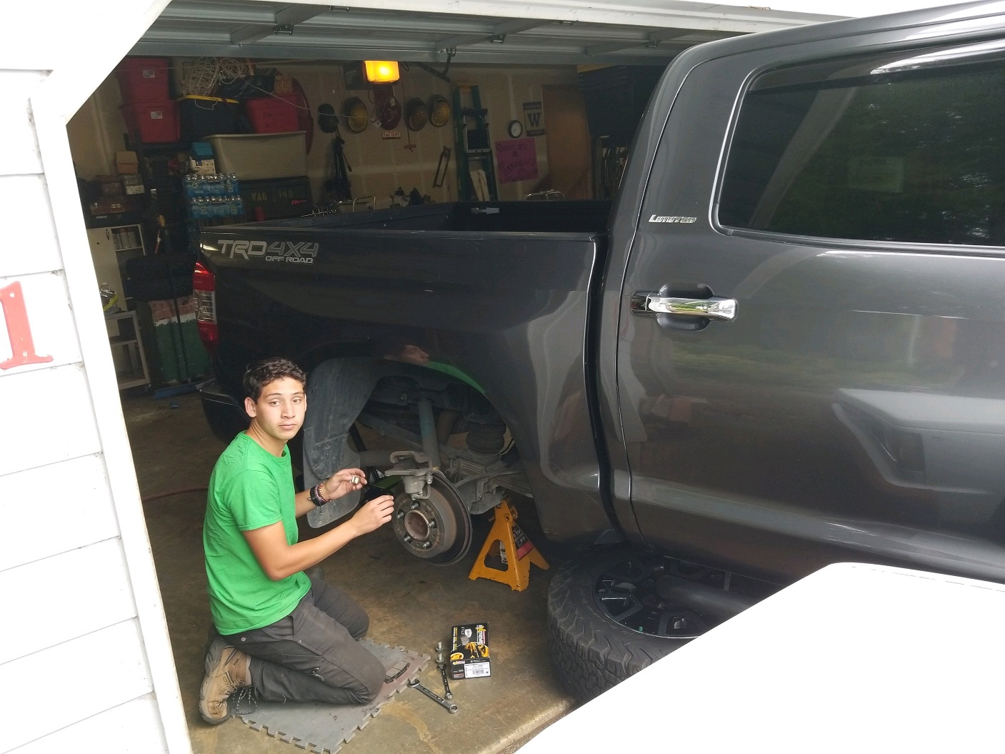 Tundra Rear brakes 8-20.jpg