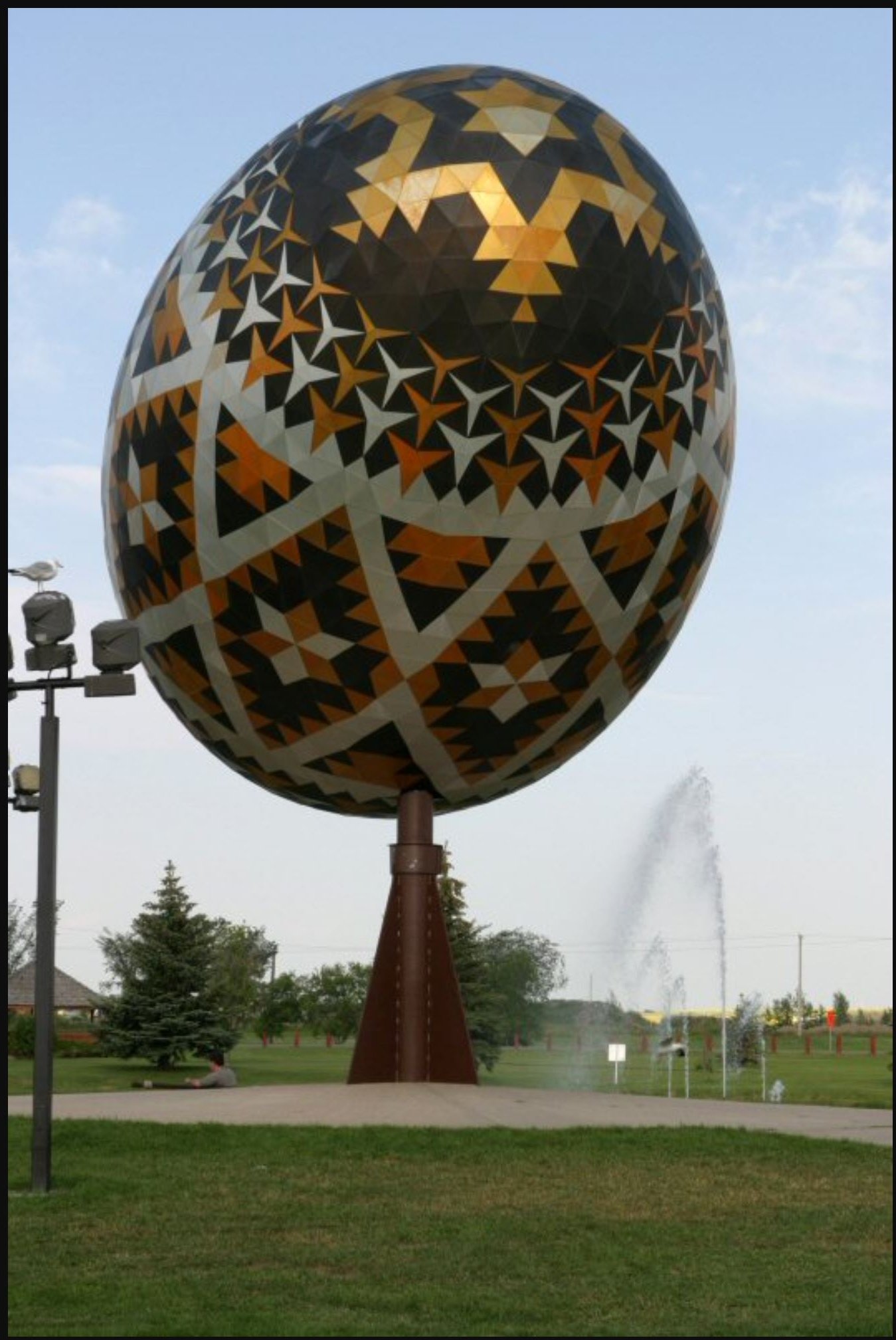 ukrainian easter egg vegreville.JPG