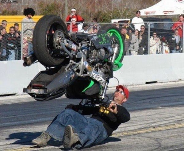 wheelie.jpg