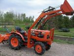 B7001 Tractor Picture E-Mail.jpg