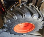 Lawn_Tire_03.jpg